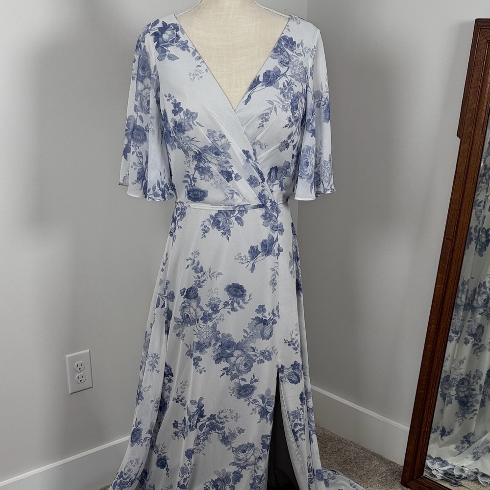*NEW w/TAGS Marchesa Notte Bridesmaid Elegant Floral Dress in White and Blue